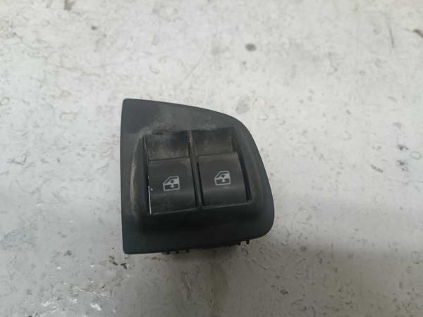 BOUTON LEVE VITRE FIAT DOBLO 2001-2009 - Vue 1